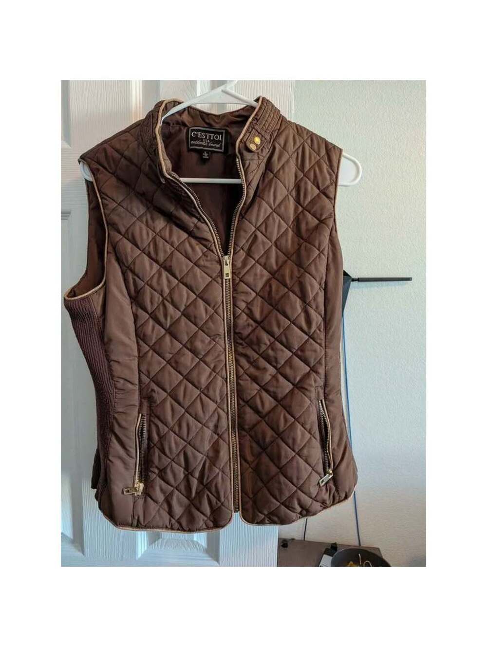 C’EST TOI Women's Large Quilted Brown Puffer Vest with Ribbed Knit Panels and Z-
